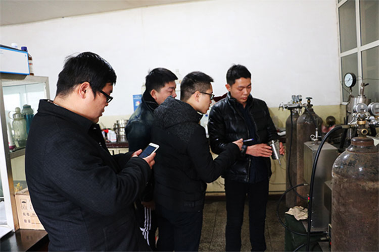 新員工進(jìn)廠實(shí)習(xí)--實(shí)驗(yàn)室、倉庫、車間參觀學(xué)習(xí)